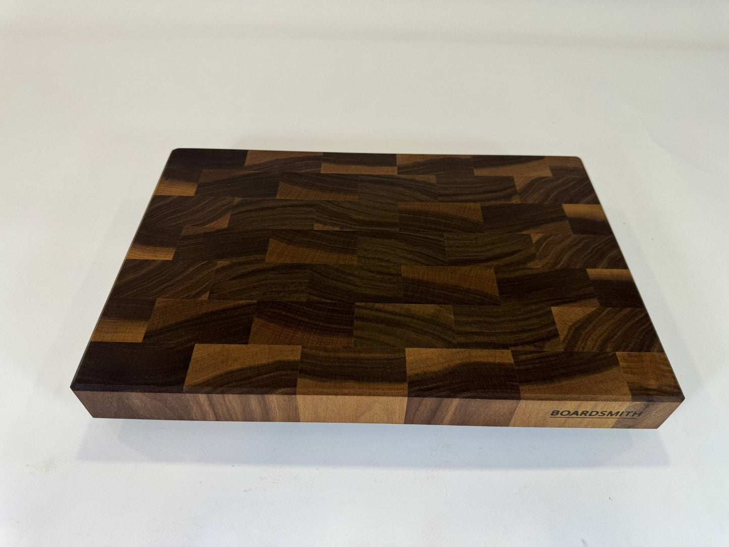 633 Walnut 18 x 12 x 2