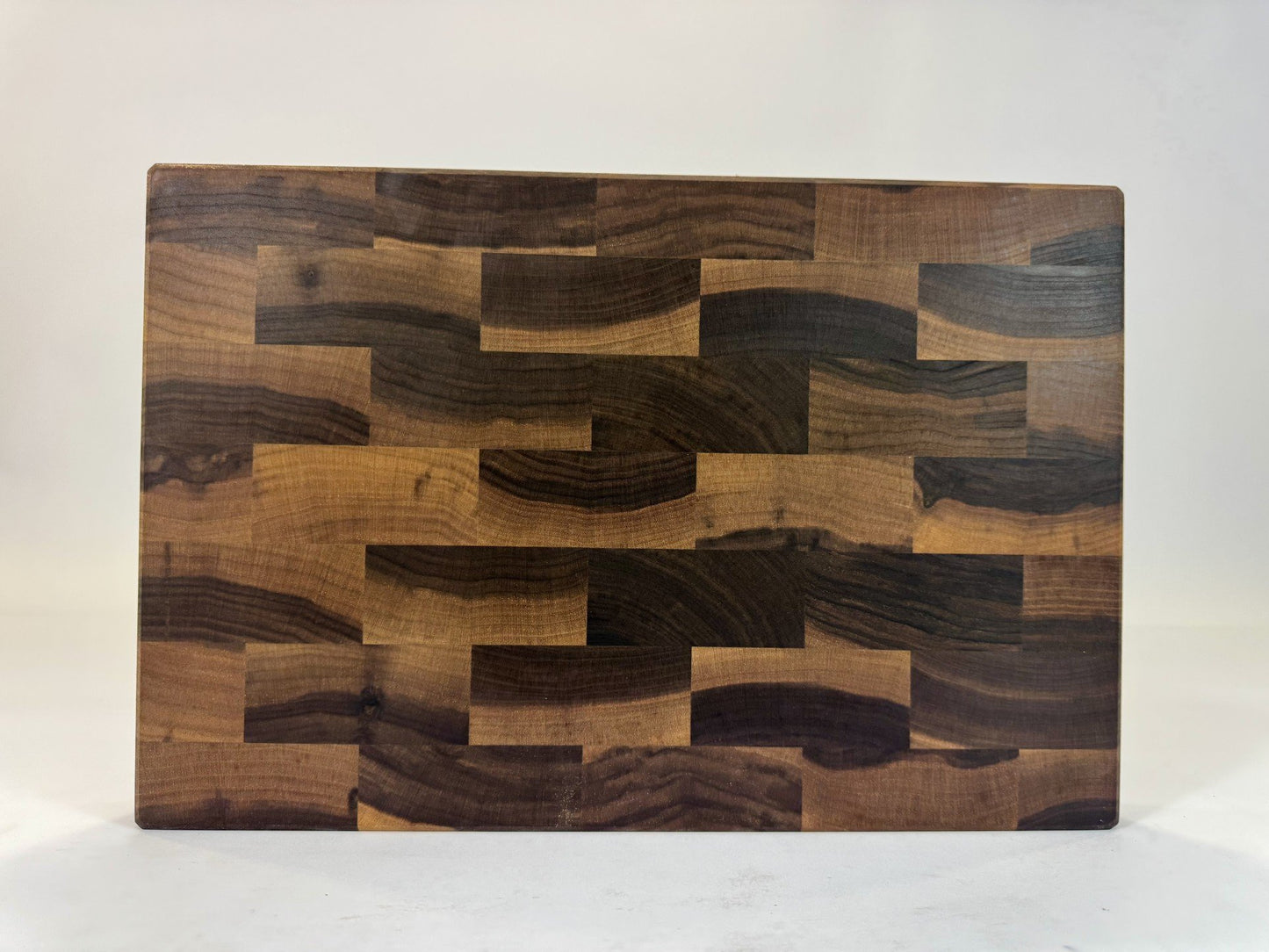 635 Walnut 18 x 12 x 2