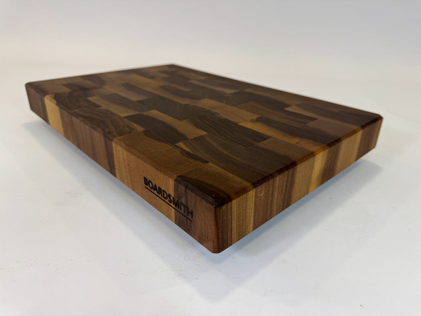 635 Walnut 18 x 12 x 2