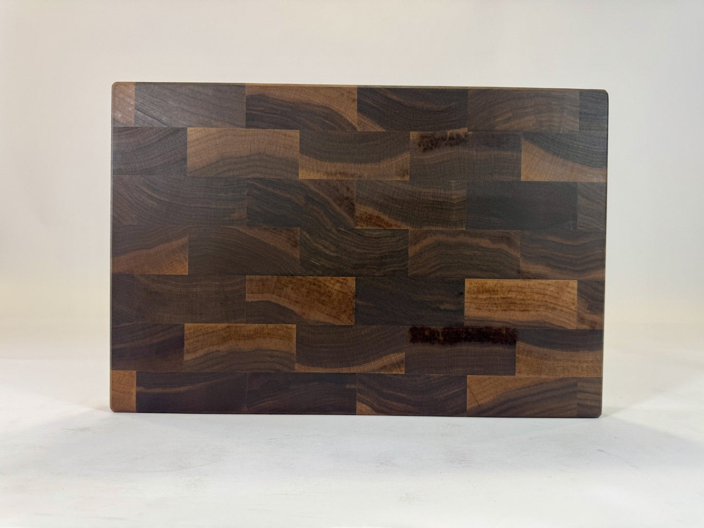 637 Walnut 18 x 12 x 2