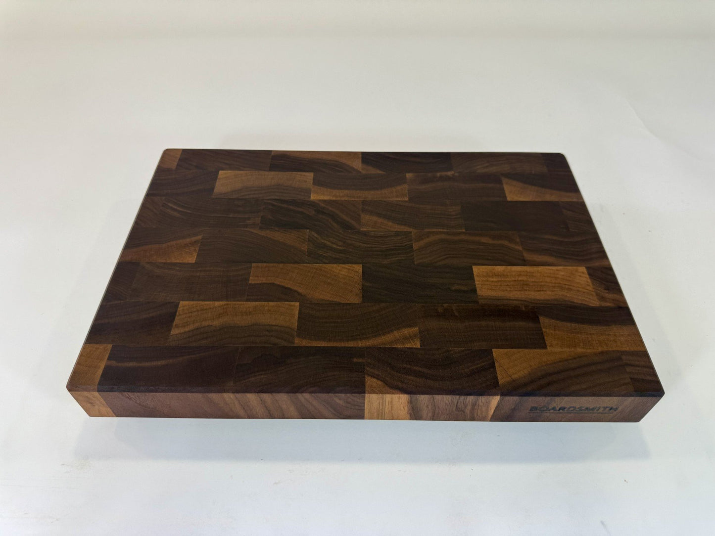 637 Walnut 18 x 12 x 2