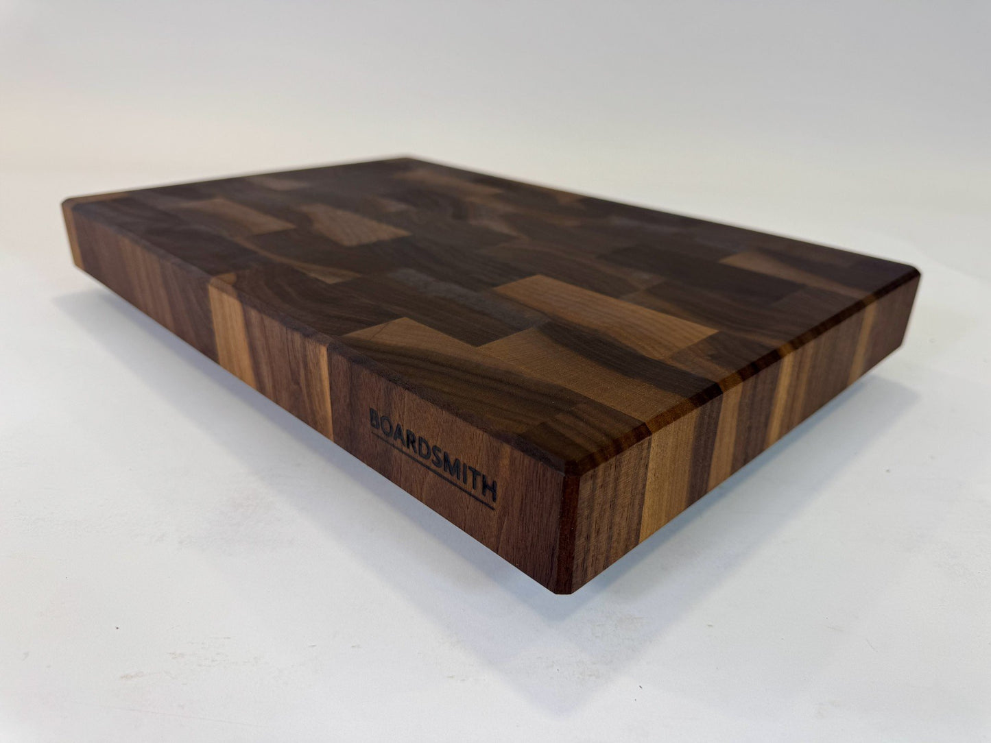 637 Walnut 18 x 12 x 2