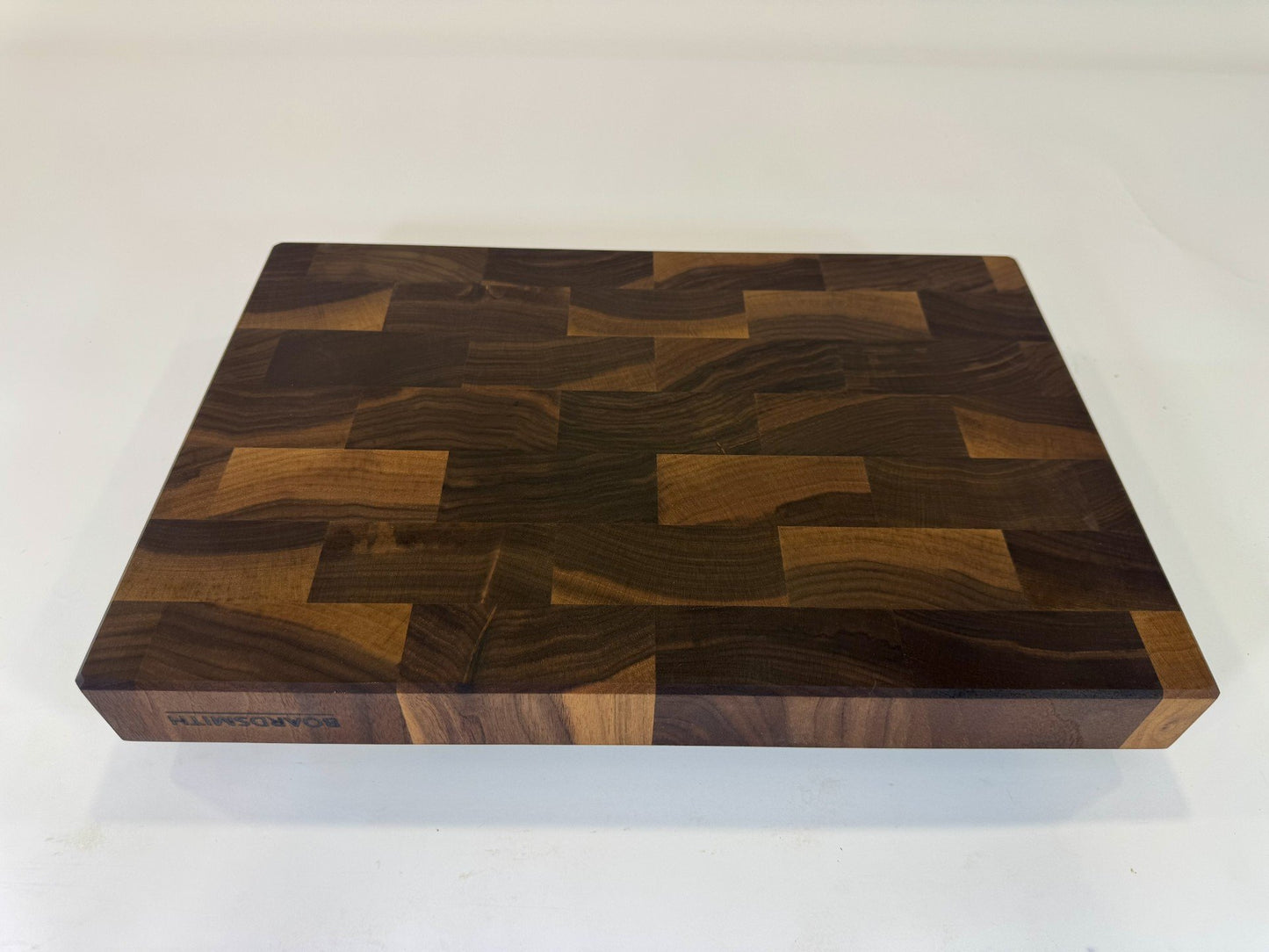 637 Walnut 18 x 12 x 2