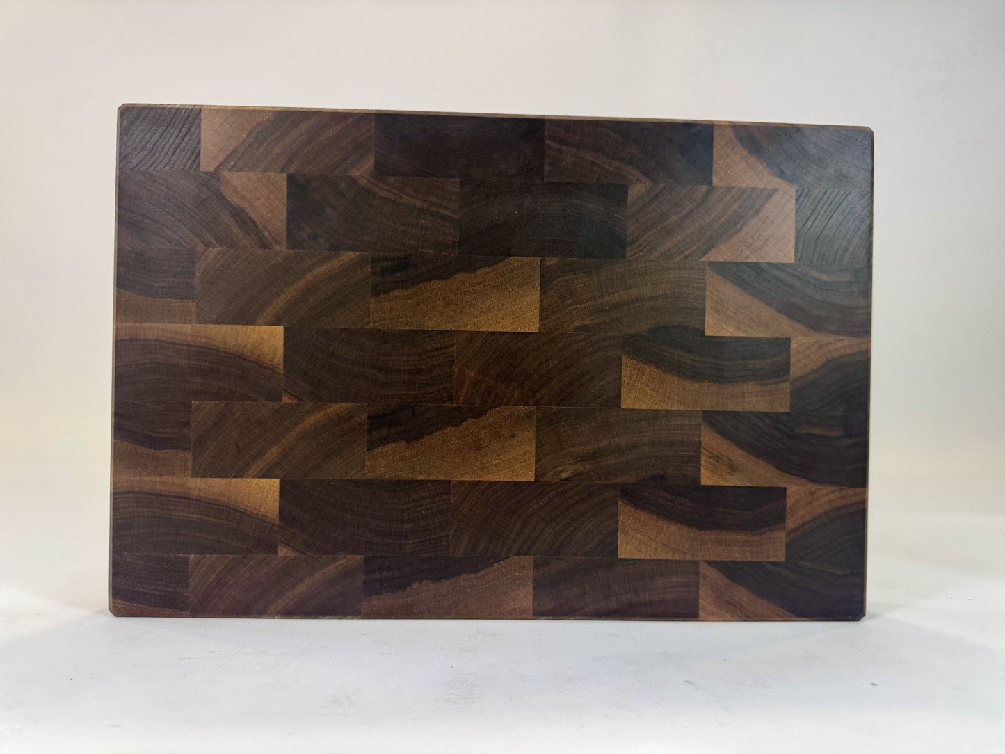 641 Walnut 18 x 12 x 2