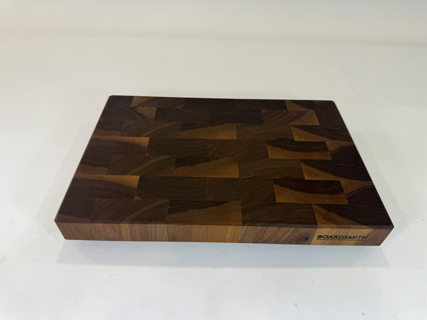 641 Walnut 18 x 12 x 2