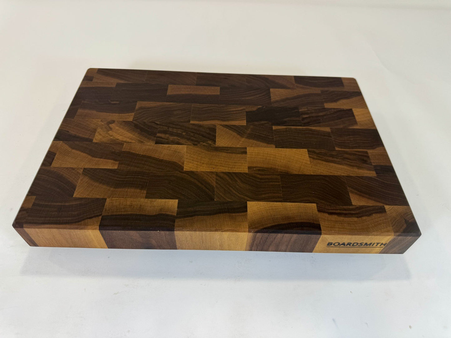691 Walnut 18 x 12 x 2