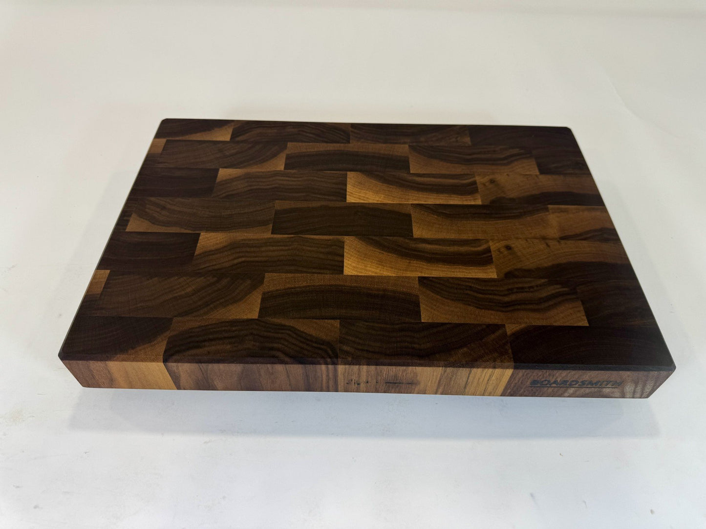 693 Walnut 18 x 12 x 2