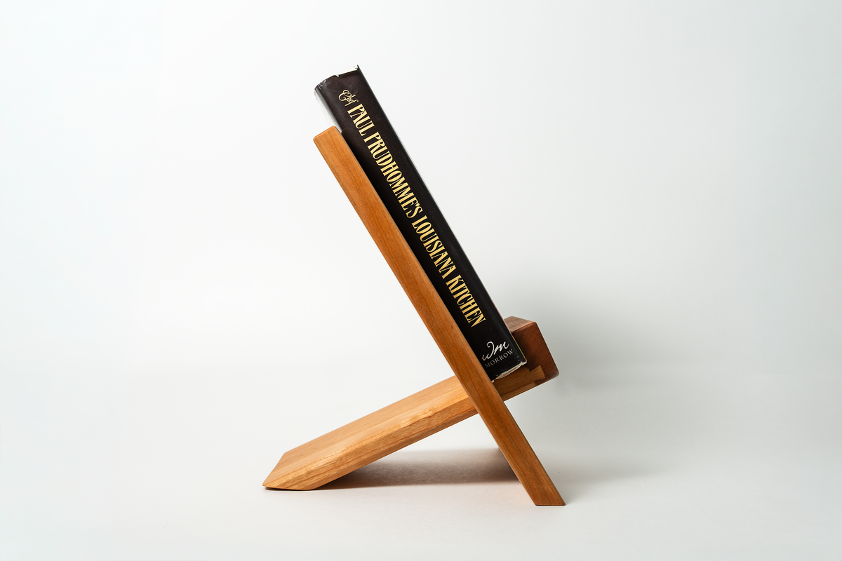 Adjustable Cookbook & Cutting Board Stand