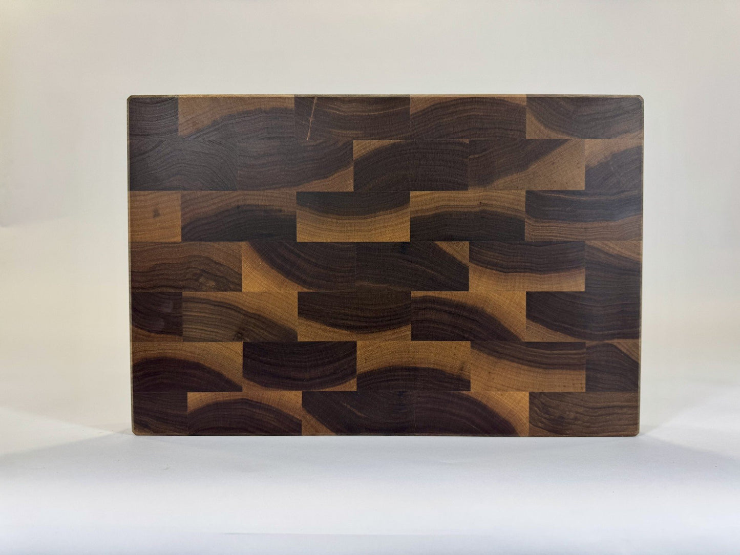 730 Walnut 18 x 12 x 2