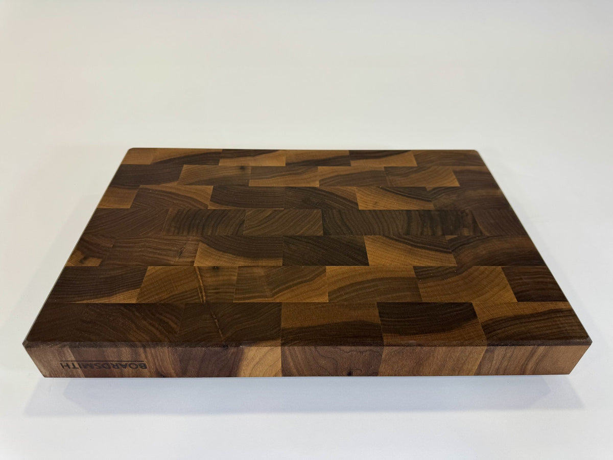 731 Walnut 18 x 12 x 2