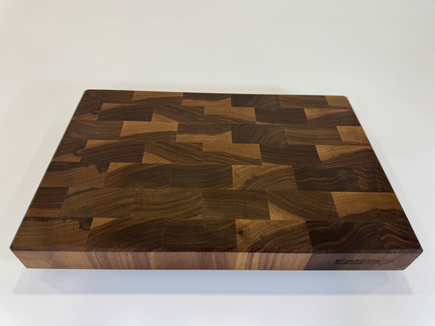732 Walnut 18 x 12 x 2