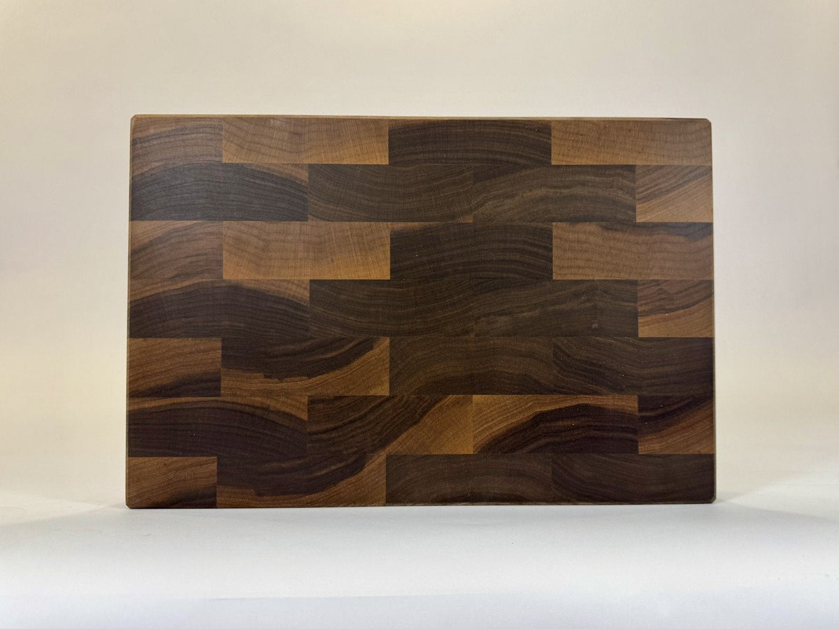 734 Walnut 18 x 12 x 2