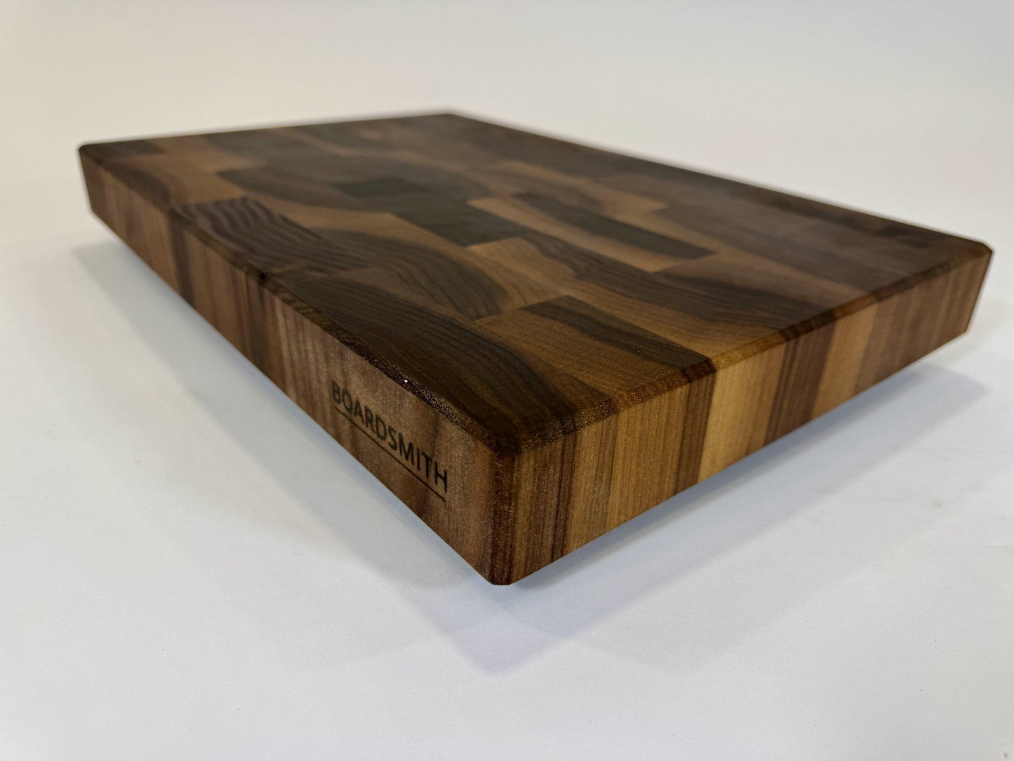 735 Walnut 18 x 12 x 2