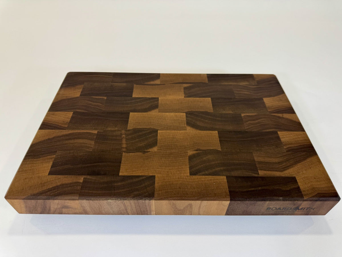 736 Walnut 18 x 12 x 2