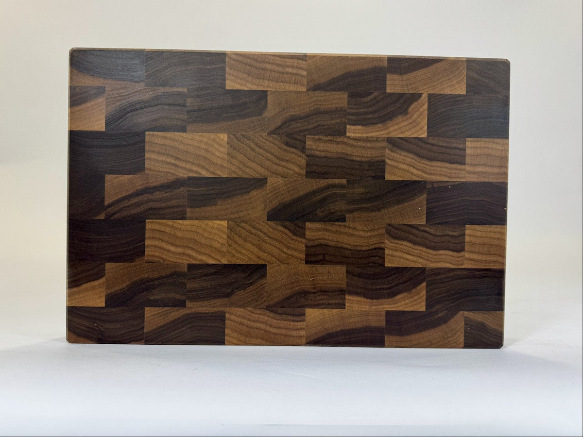 738 Walnut 18 x 12 x 2