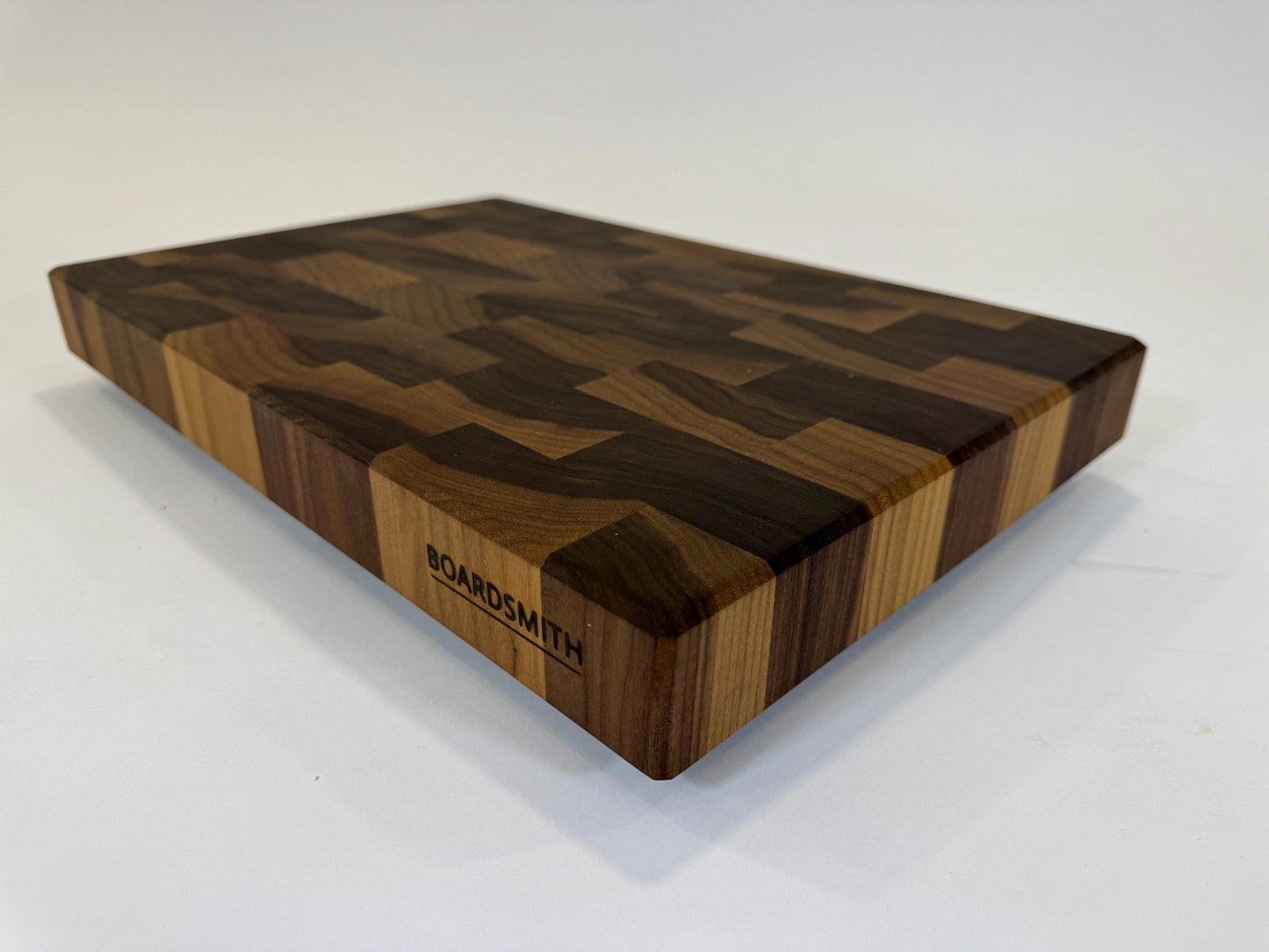738 Walnut 18 x 12 x 2