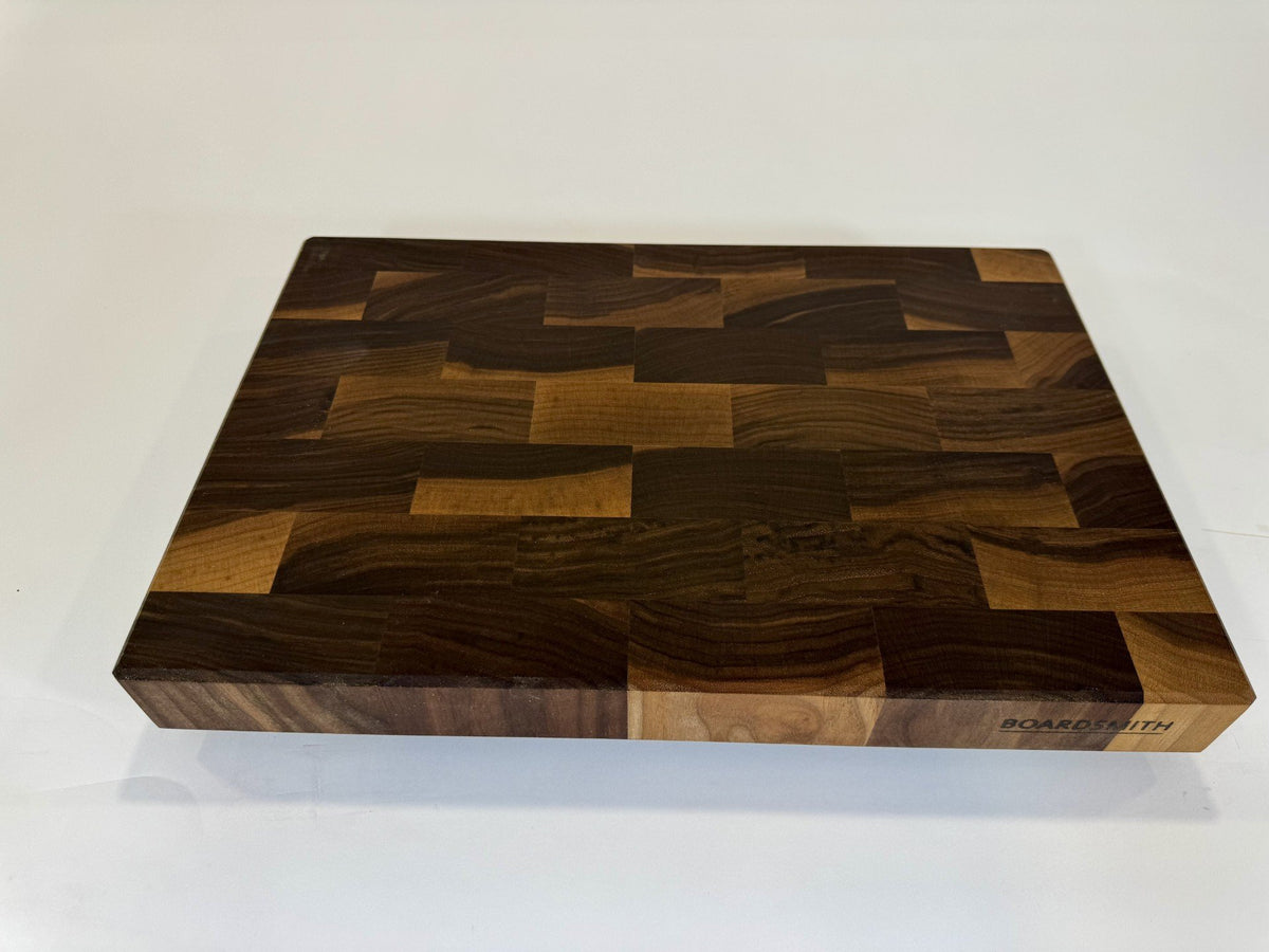 742 Walnut 18 x 12 x 2