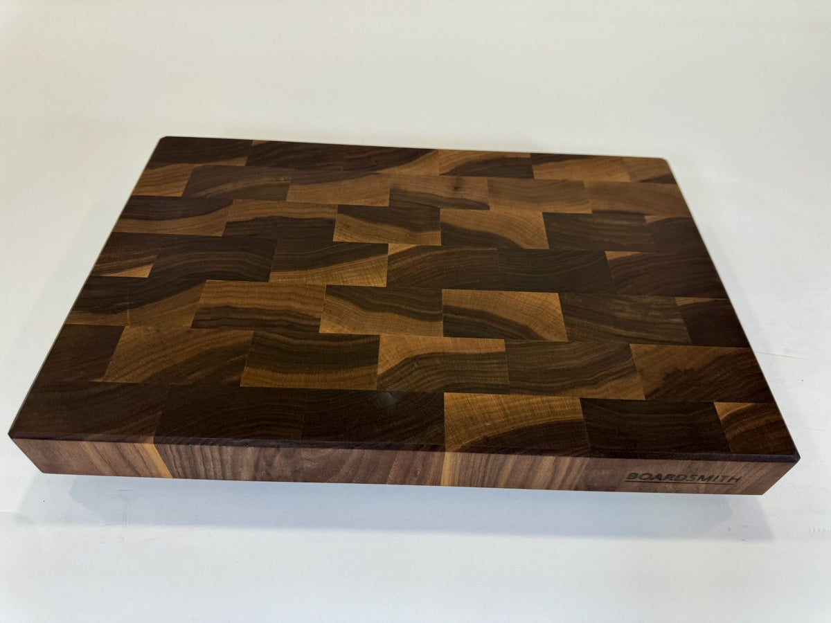743 Walnut 18 x 12 x 2