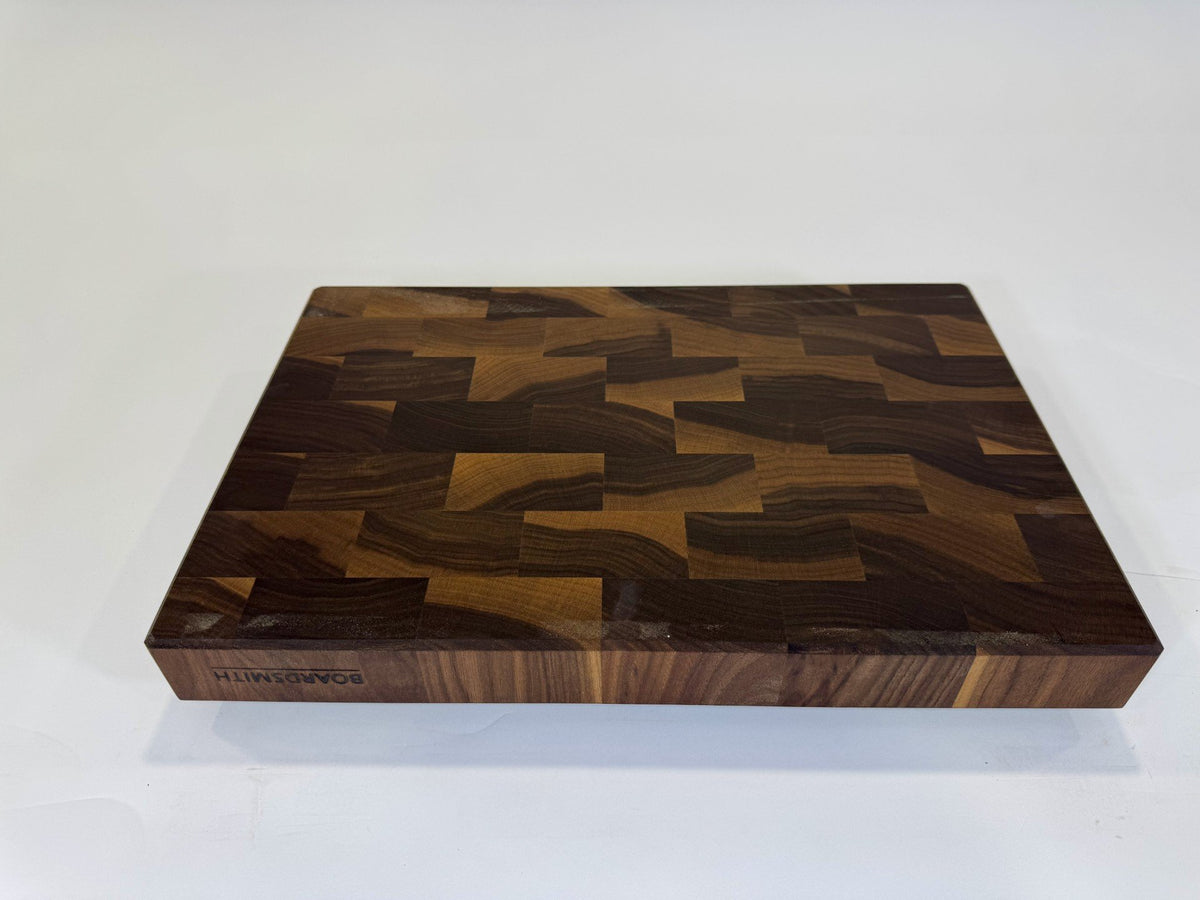 743 Walnut 18 x 12 x 2