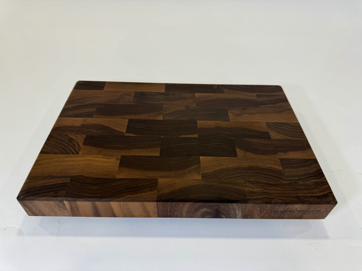 744 Walnut 18 x 12 x 2