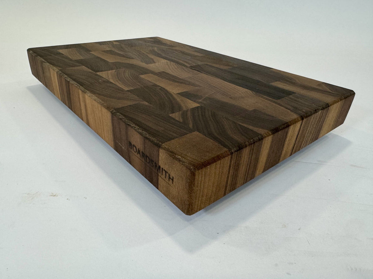 746 Walnut 18 x 12 x 2