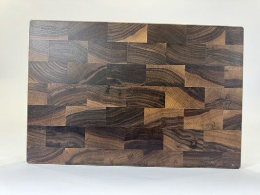 747 Walnut 18 x 12 x 2