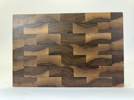748 Walnut 18 x 12 x 2