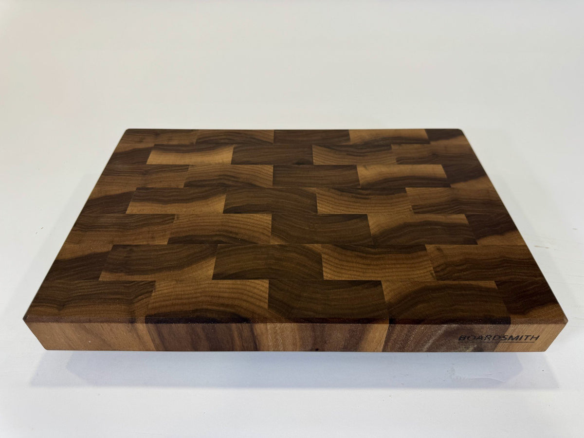 748 Walnut 18 x 12 x 2