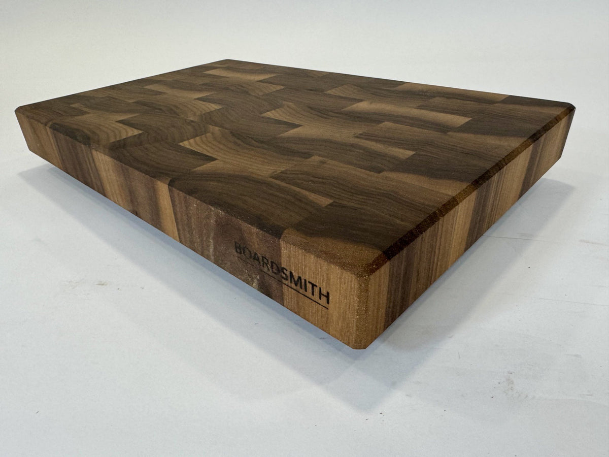 748 Walnut 18 x 12 x 2
