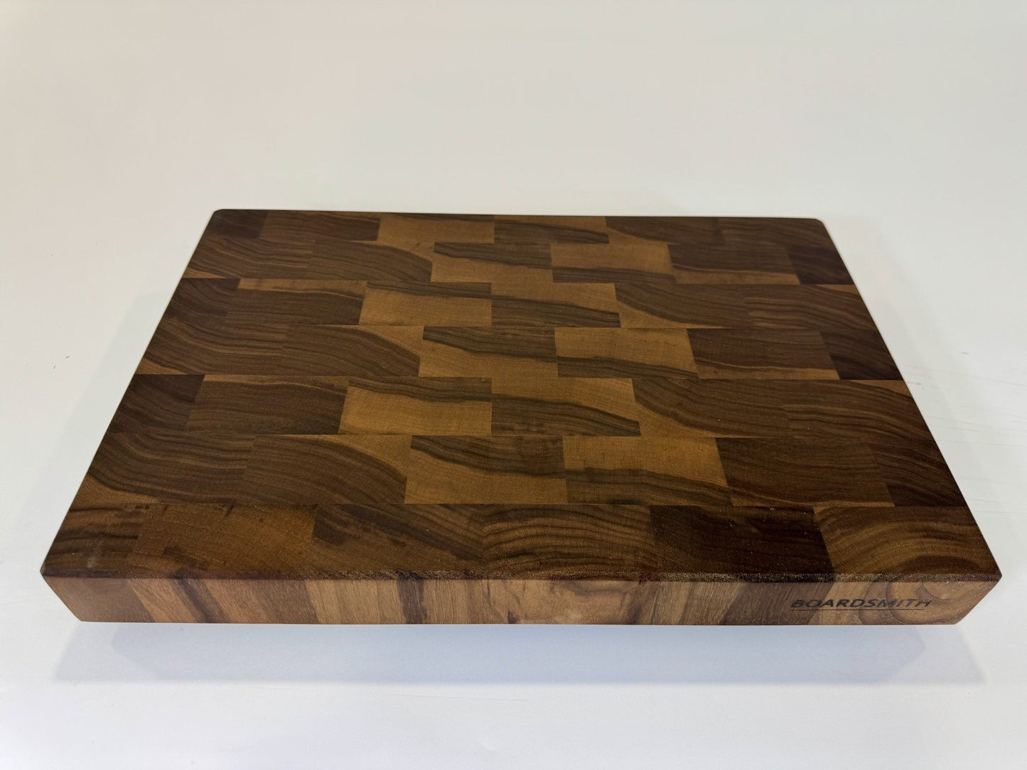 749 Walnut 18 x 12 x 2