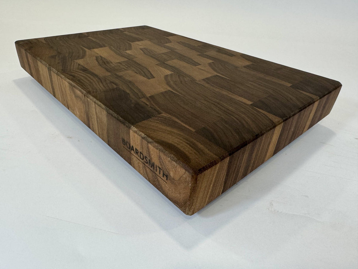 749 Walnut 18 x 12 x 2