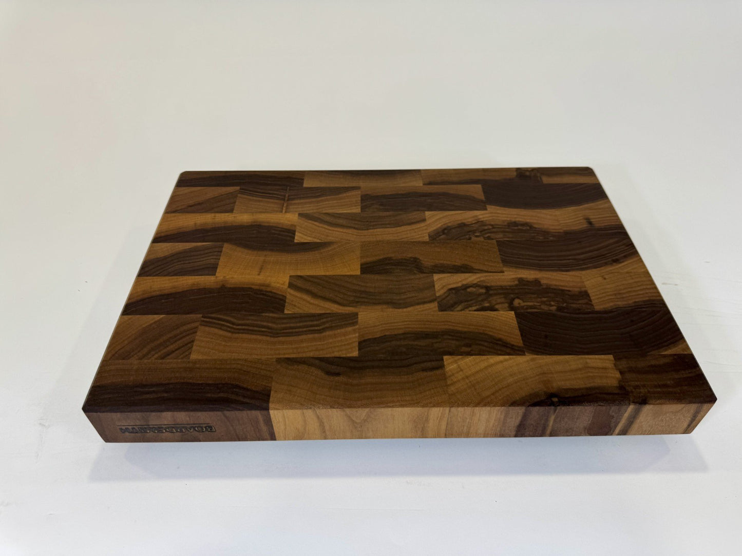 750 Walnut 18 x 12 x 2