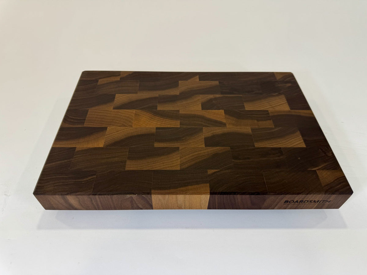 752 Walnut 18 x 12 x 2