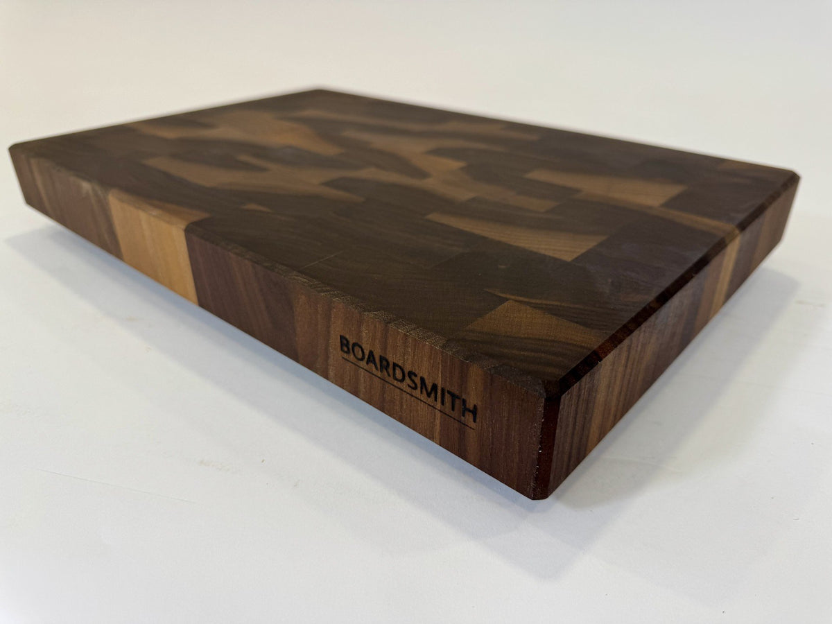 752 Walnut 18 x 12 x 2