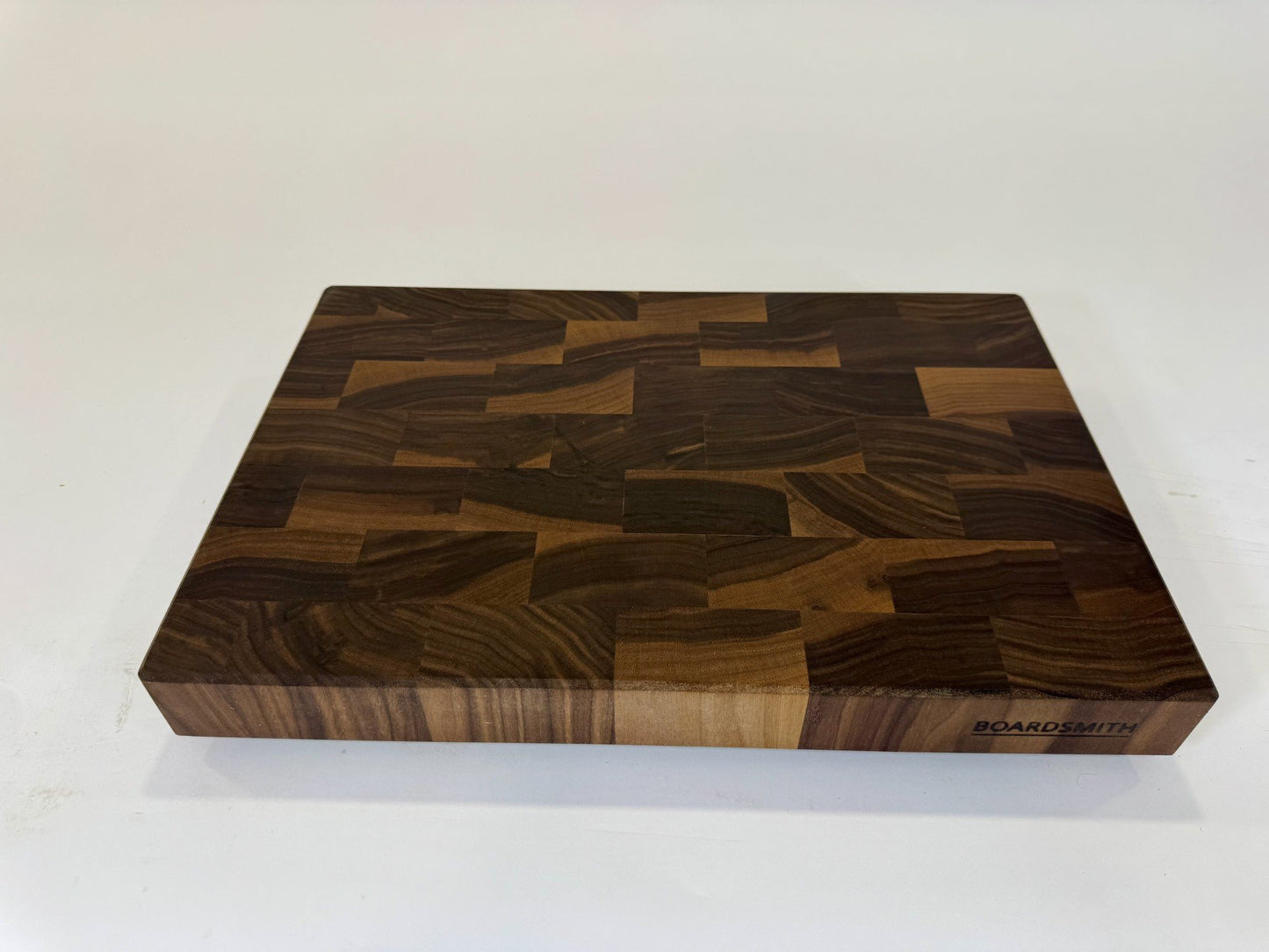 755 Walnut 18 x 12 x 2