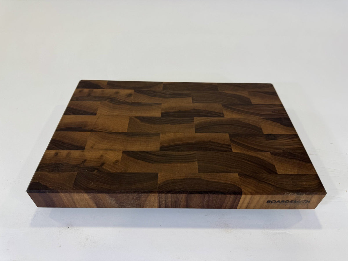 758 Walnut 18 x 12 x 2