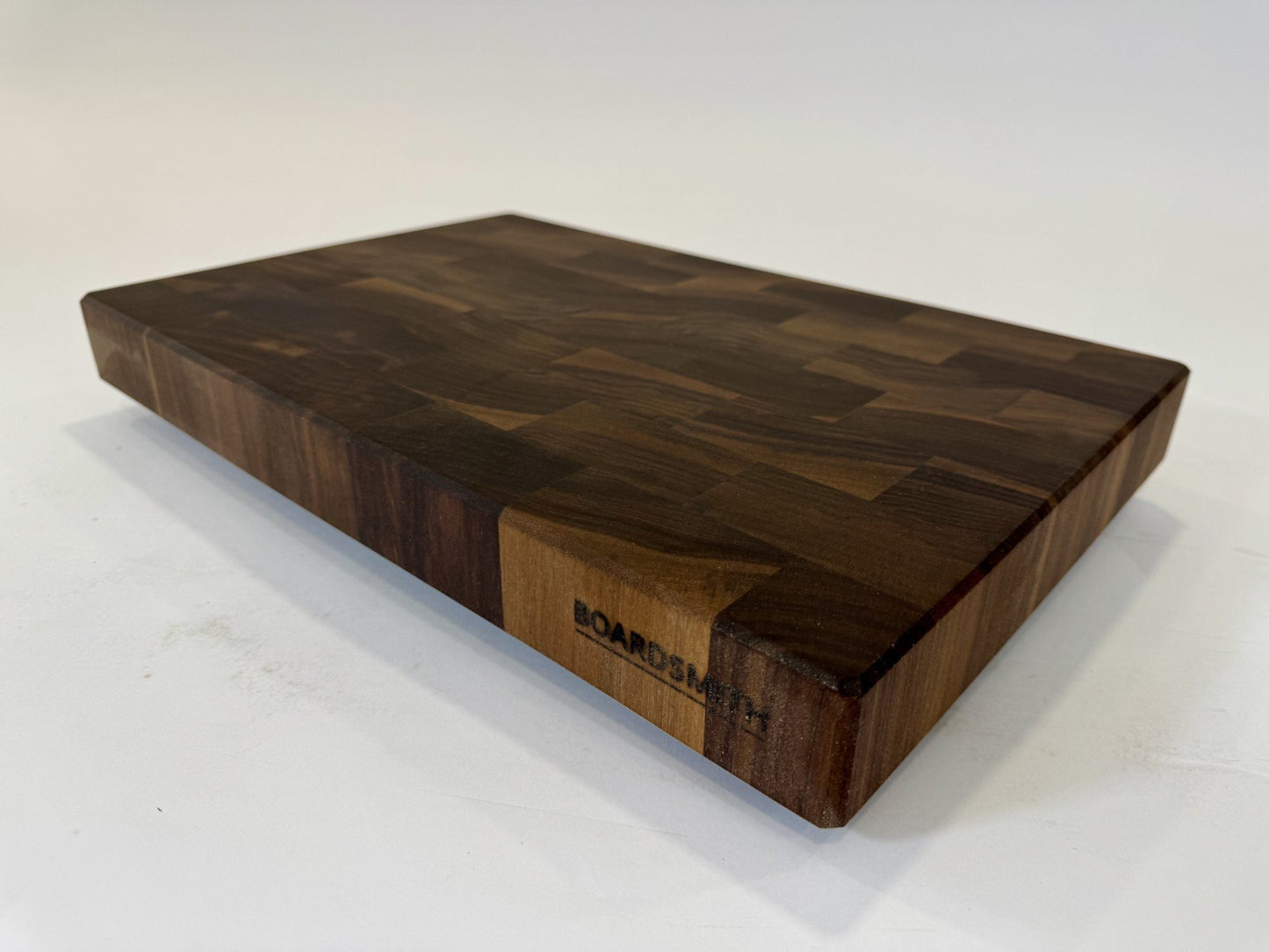 761 Walnut 18 x 12 x 2